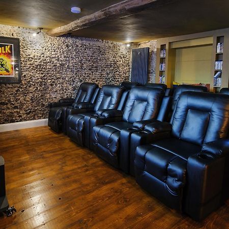 Huge Deluxe 600 Year Old Essex Manor, Hot Tub, Cinema Room, Sky Tv サフロン・ワルデン エクステリア 写真