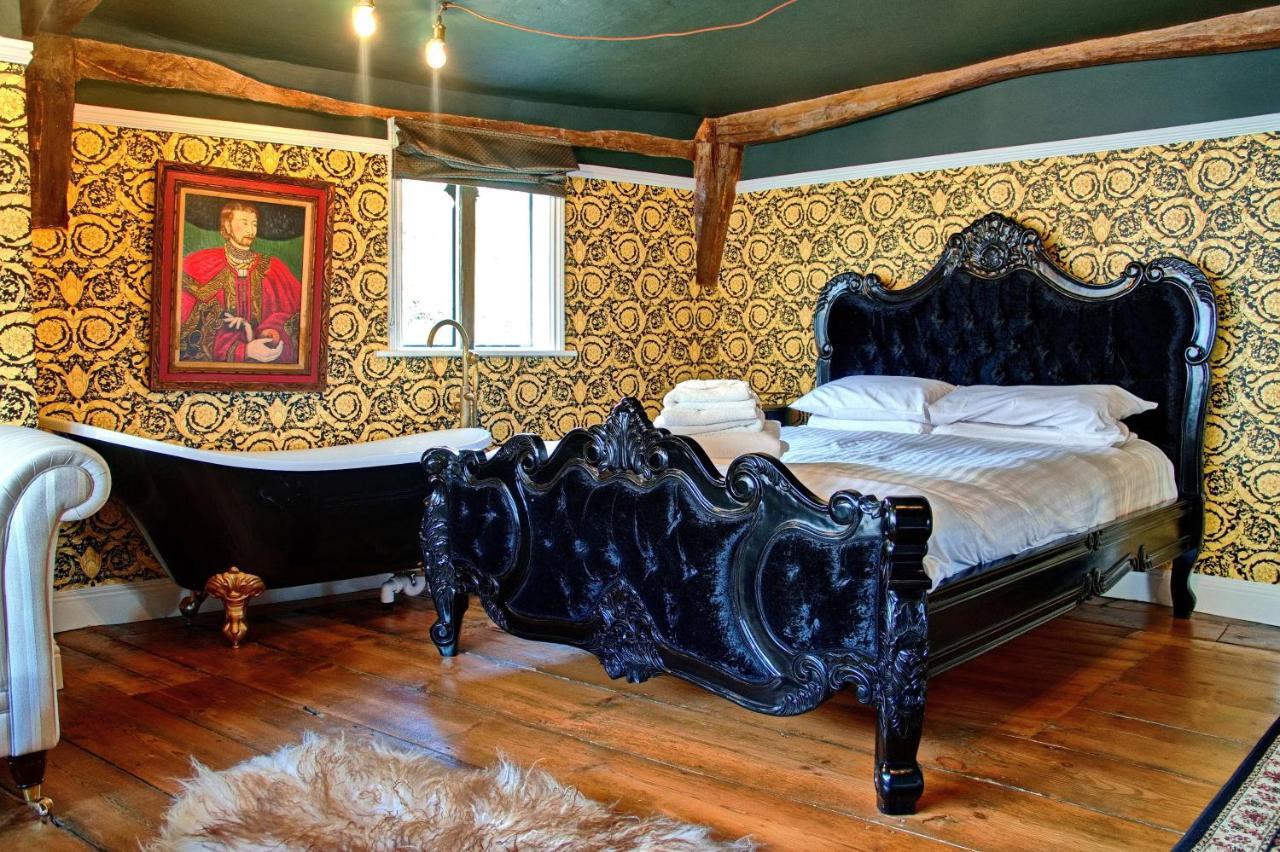 Huge Deluxe 600 Year Old Essex Manor, Hot Tub, Cinema Room, Sky Tv サフロン・ワルデン エクステリア 写真