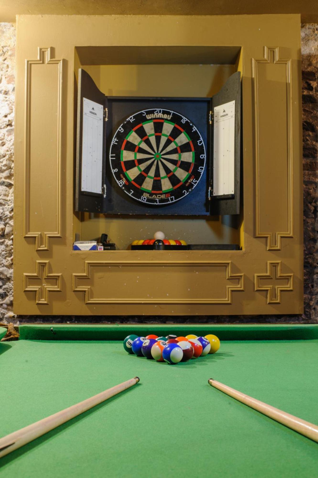 Huge Deluxe 600 Year Old Essex Manor, Hot Tub, Cinema Room, Sky Tv サフロン・ワルデン エクステリア 写真