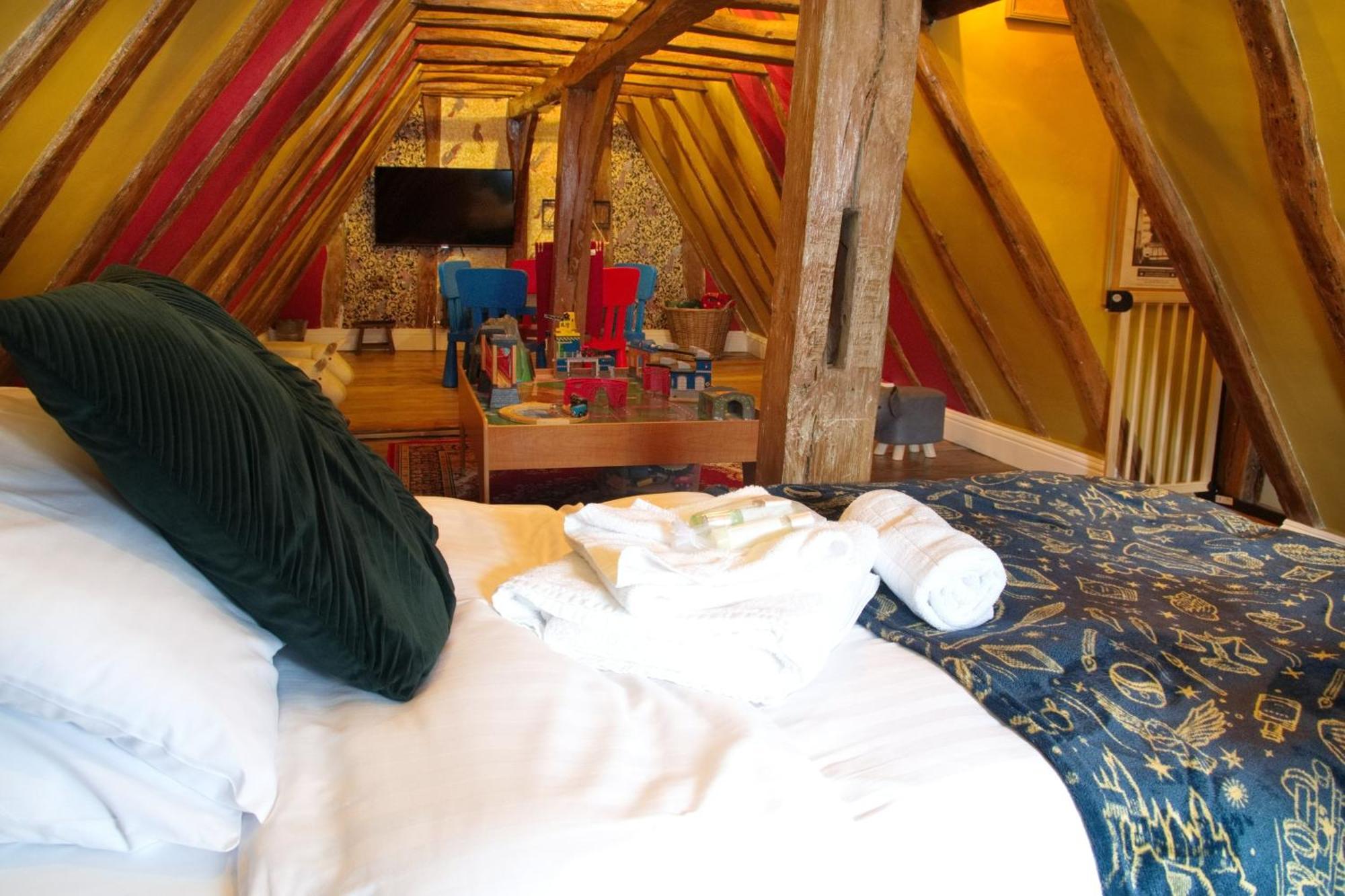 Huge Deluxe 600 Year Old Essex Manor, Hot Tub, Cinema Room, Sky Tv サフロン・ワルデン エクステリア 写真