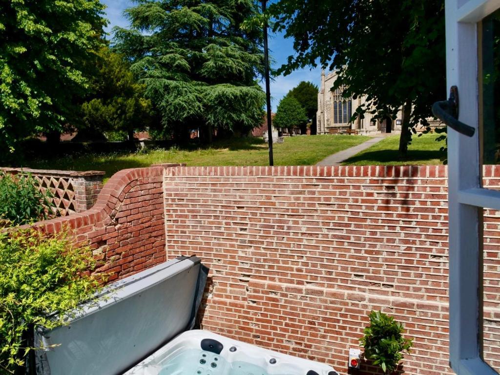 Huge Deluxe 600 Year Old Essex Manor, Hot Tub, Cinema Room, Sky Tv サフロン・ワルデン エクステリア 写真