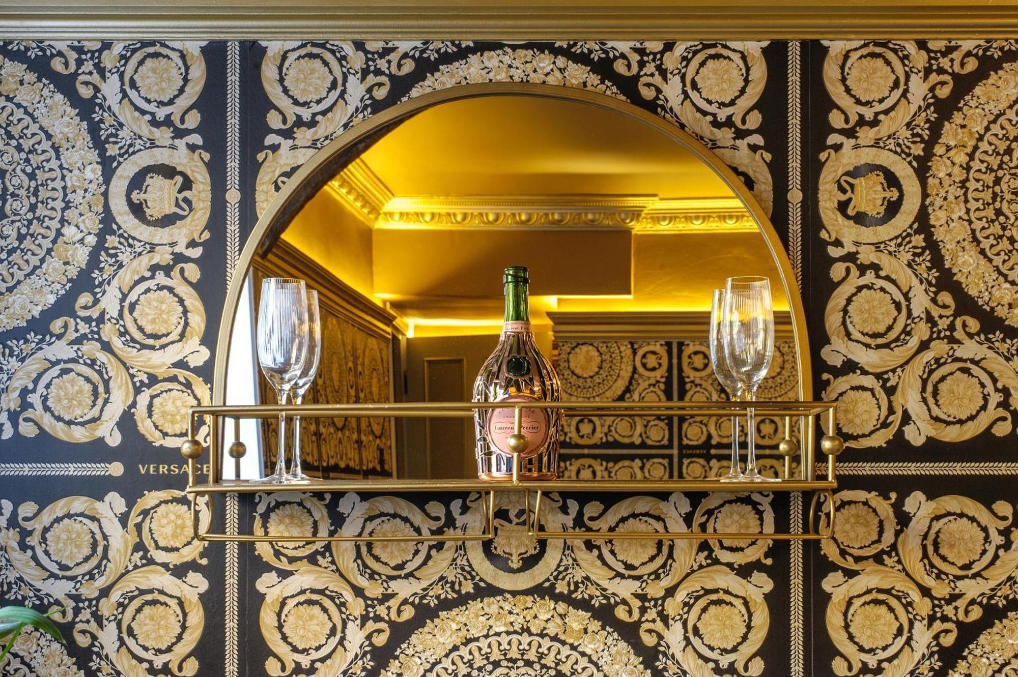 Huge Deluxe 600 Year Old Essex Manor, Hot Tub, Cinema Room, Sky Tv サフロン・ワルデン エクステリア 写真