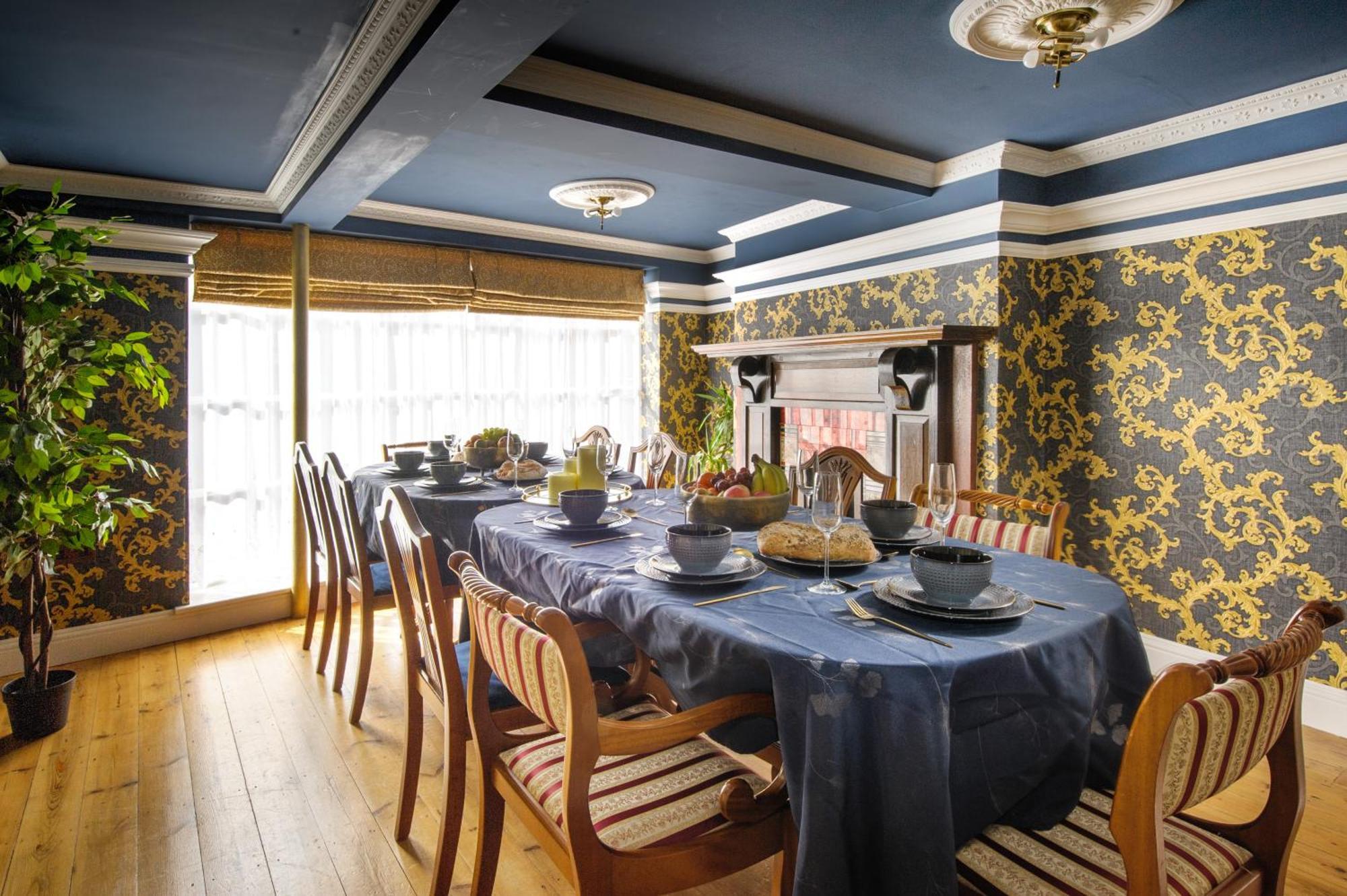 Huge Deluxe 600 Year Old Essex Manor, Hot Tub, Cinema Room, Sky Tv サフロン・ワルデン エクステリア 写真