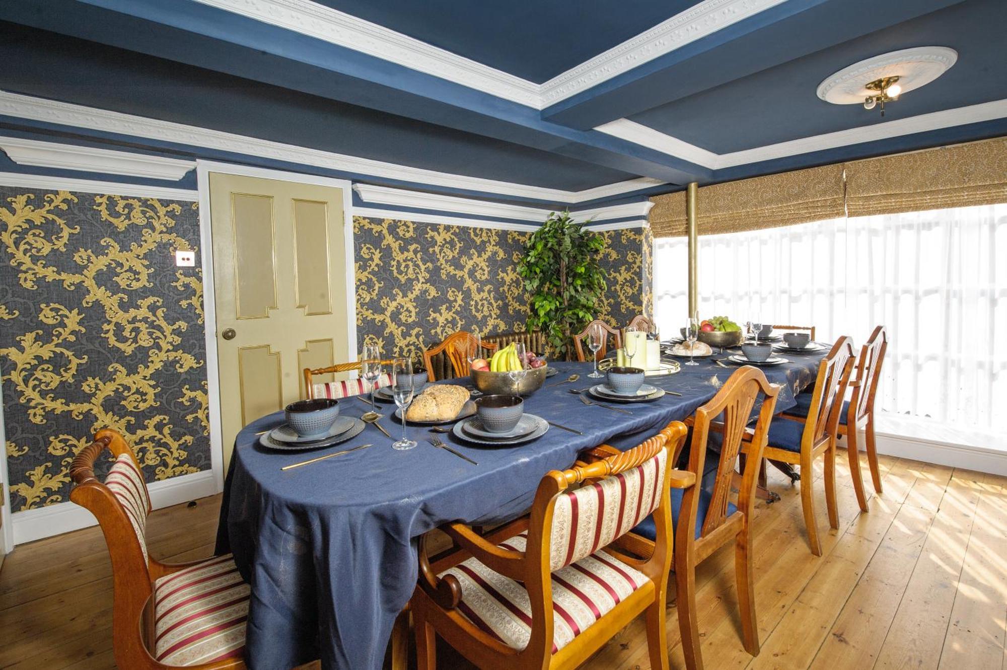 Huge Deluxe 600 Year Old Essex Manor, Hot Tub, Cinema Room, Sky Tv サフロン・ワルデン エクステリア 写真