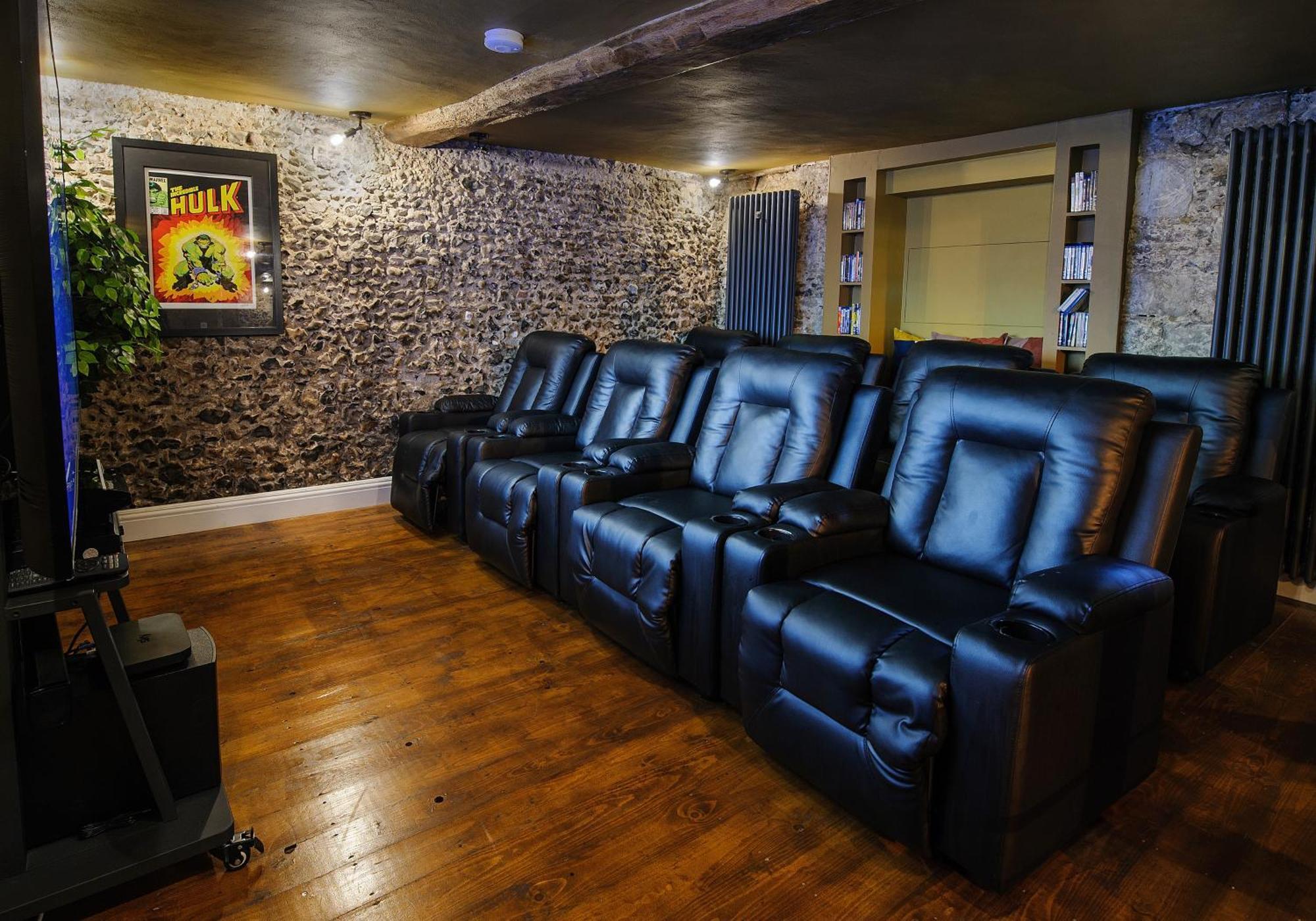Huge Deluxe 600 Year Old Essex Manor, Hot Tub, Cinema Room, Sky Tv サフロン・ワルデン エクステリア 写真